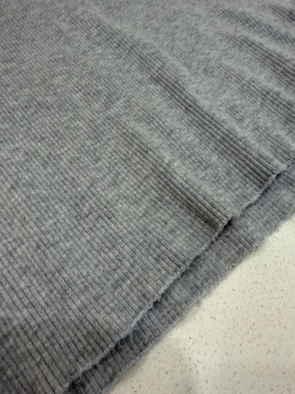 Brandy Melville Gray Ribbed Crop Tank - Picture 4 of 6